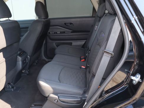 Used 2025 Nissan Pathfinder SV FWD image 8