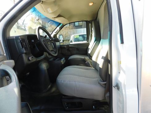 Used 2014 Chevrolet Express 3500 image 9