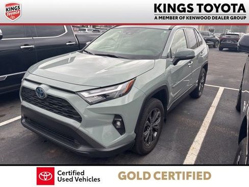 Used 2022 Toyota RAV4 XLE Premium image 4