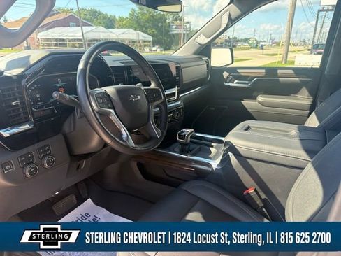 Used 2022 Chevrolet Silverado 1500 LT Trail Boss w/ LT Trail Boss Premium Package AWD/4WD image 10