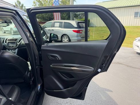 Used 2016 Chevrolet Trax LT w/ LT Convenience Package AWD/4WD image 24