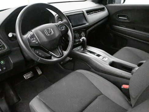 Used 2019 Honda HR-V Sport image 2