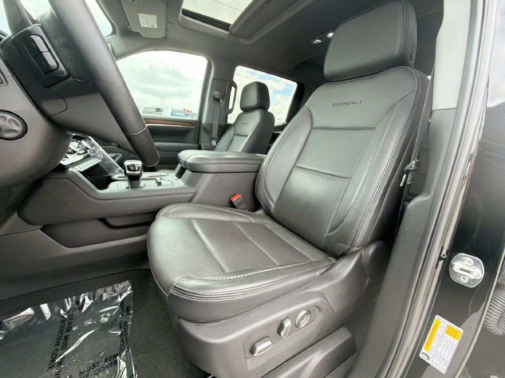 Used 2025 GMC Sierra 1500 Denali w/ Denali Reserve Package AWD/4WD image 17