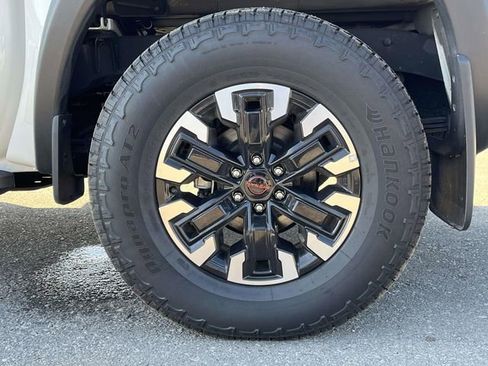 Used 2024 Nissan Frontier PRO-4X w/ Technology Package image 11