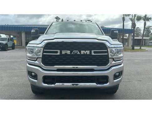 Used 2024 RAM 3500 Big Horn AWD/4WD image 9