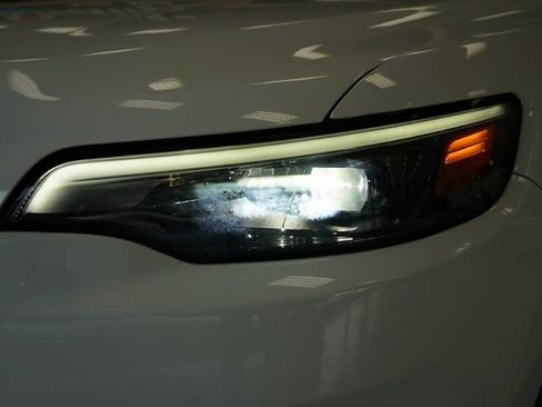 Used 2020 Jeep Cherokee Latitude Plus w/ Cold Weather Group AWD/4WD image 20