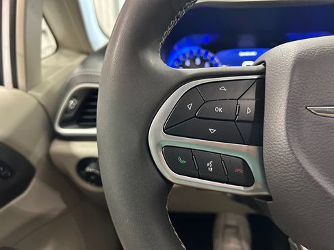 Used 2024 Chrysler Pacifica Touring-L w/ Road Tripper Package FWD image 20