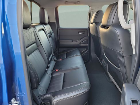 Used 2024 Nissan Frontier SL w/ Technology Package image 14