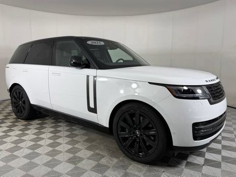 Used 2025 Land Rover Range Rover SE AWD/4WD image 10