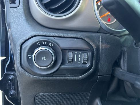 Used 2021 Jeep Wrangler Unlimited Sport image 23