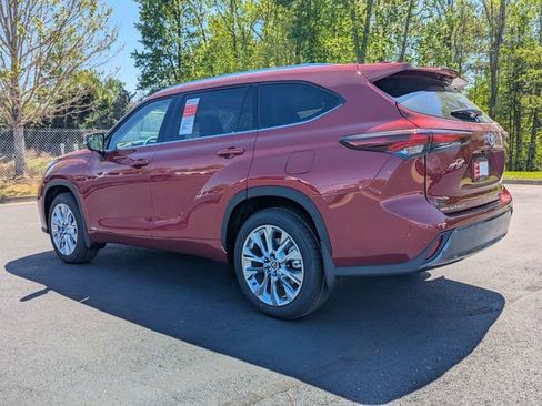 New 2026 Toyota Highlander Limited AWD/4WD image 8
