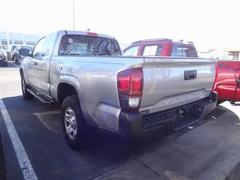 Used 2022 Toyota Tacoma SR image 4