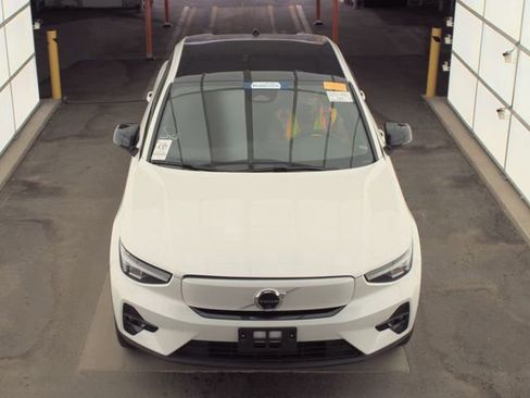 Used 2023 Volvo C40 P8 Recharge Plus image 2