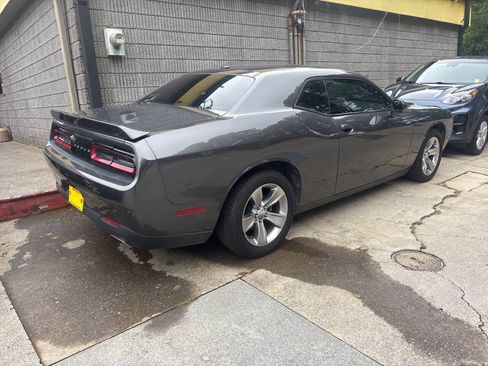 Used 2021 Dodge Challenger SXT RWD image 5