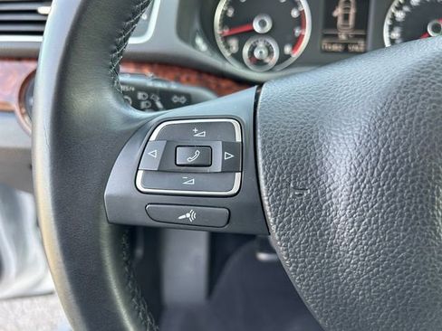 Used 2013 Volkswagen Passat 2.5 SEL Premium FWD image 23