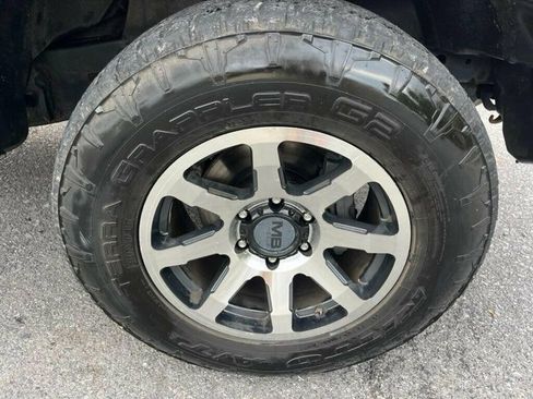 Used 2005 Toyota Tundra Limited w/ All Weather Guard Pkg image 95