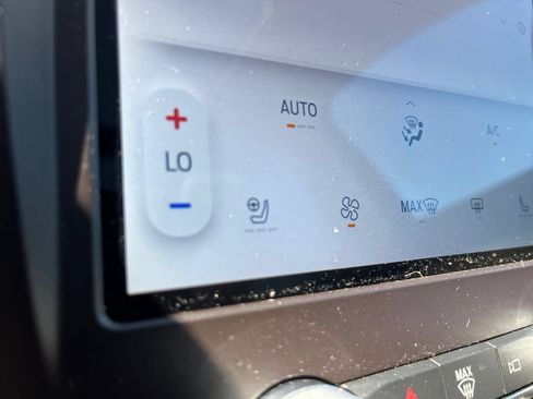 Used 2021 Ford Edge Titanium AWD/4WD image 25