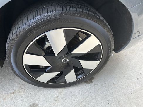 Certified 2024 Volvo XC60 T8 Plus w/ Climate Package image 5