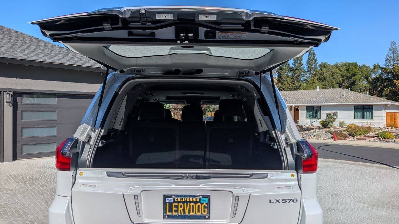 Used 2018 Lexus LX 570 4WD image 27