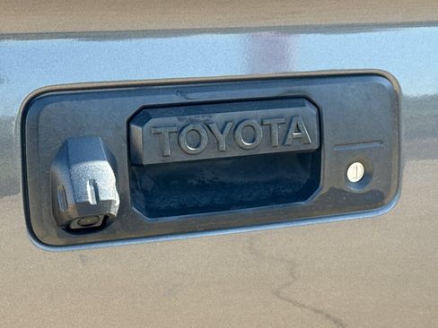 Used 2015 Toyota Tundra SR5 w/ SR5 Upgrade Package RWD image 47