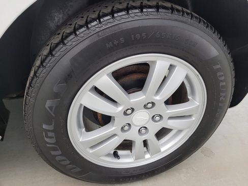 Used 2016 Chevrolet Sonic LT FWD image 31