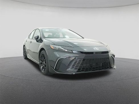 New 2026 Toyota Camry SE image 30