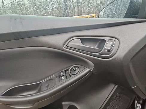Used 2016 Ford Focus S image 9
