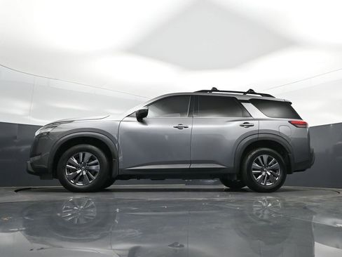 Used 2022 Nissan Pathfinder SV image 41