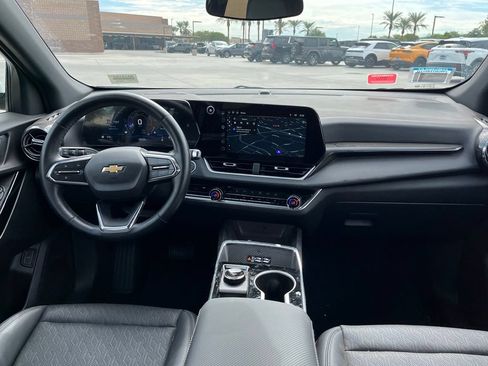 Used 2026 Chevrolet Equinox LT w/ Convenience Package II FWD image 13