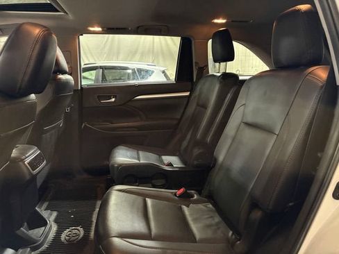 Certified 2019 Toyota Highlander XLE AWD/4WD image 25