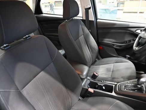 Used 2018 Ford Focus SE image 8