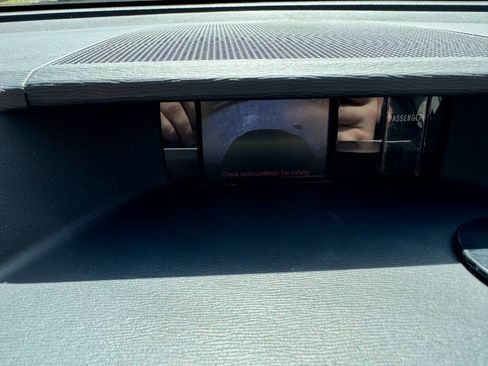 Used 2013 Toyota Sienna XLE FWD image 23