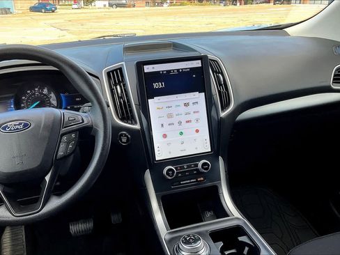 Used 2022 Ford Edge SE w/ Black Appearance Package image 15