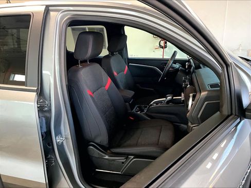 Used 2024 Chevrolet Colorado Z71 w/ Z71 Convenience Package 2 image 11