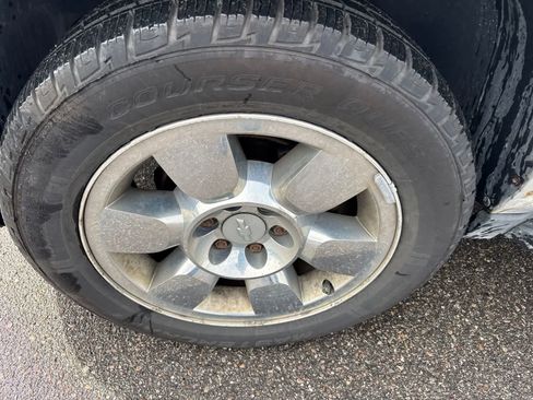 Used 2010 Chevrolet Avalanche LT AWD/4WD image 15