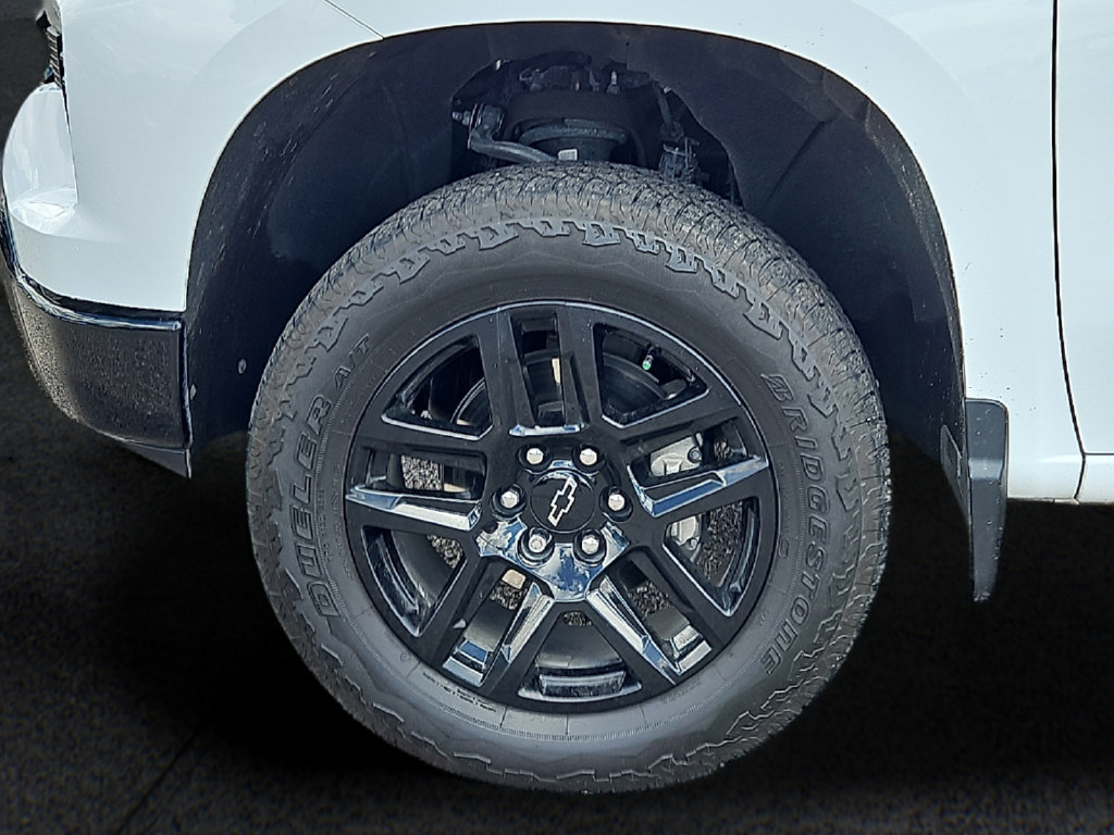Used 2025 Chevrolet Silverado 1500 LT Trail Boss w/ Protection Package AWD/4WD image 8