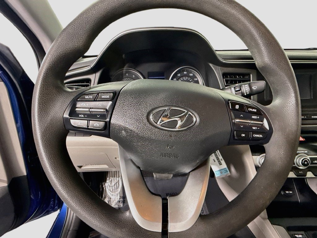 Used 2020 Hyundai Elantra SE FWD image 12