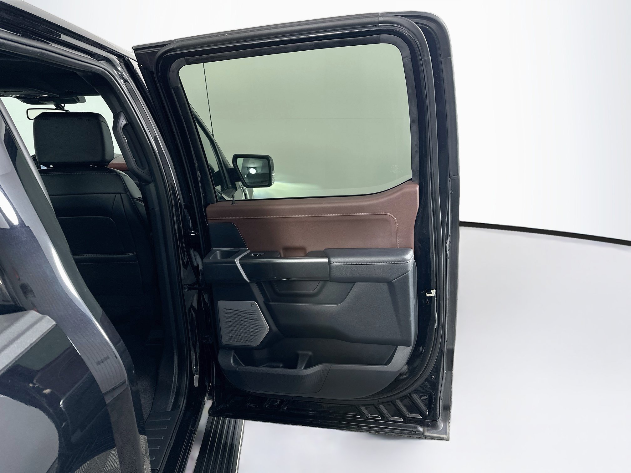 Used 2023 Ford F150 Lariat w/ Equipment Group 502A High AWD/4WD image 31