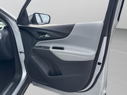 Used 2020 Chevrolet Equinox Premier image 41