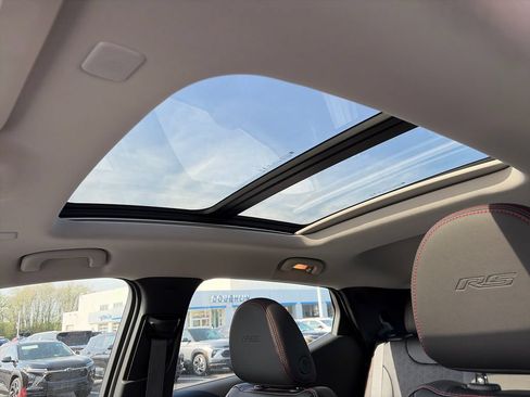 New 2027 Chevrolet Bolt RS w/ Technology Package FWD image 24