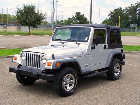 Used 2002 Jeep Wrangler X image 3