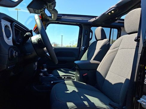 Certified 2025 Jeep Wrangler Unlimited Sahara w/ Safety Group image 13