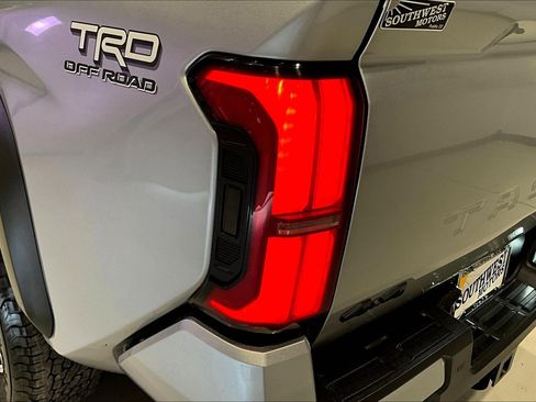 Used 2024 Toyota Tacoma TRD Off-Road w/ TRD Off Road Premium Package AWD/4WD image 24