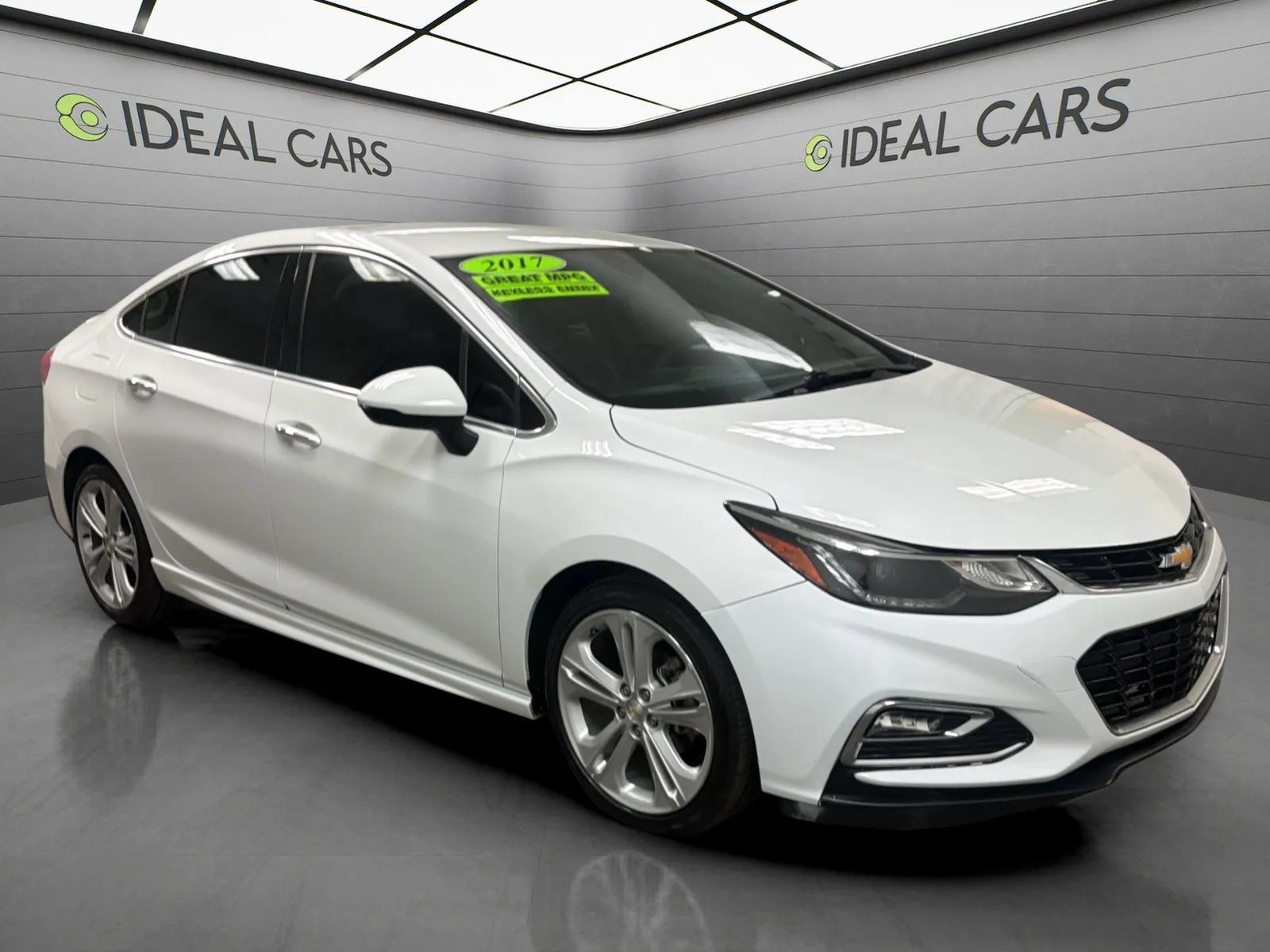 Used 2017 Chevrolet Cruze Premier w/ RS Package FWD image 3