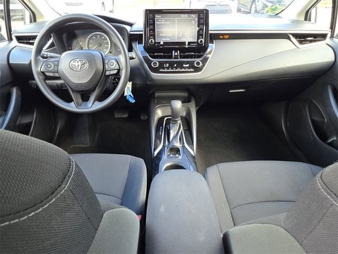 Certified 2022 Toyota Corolla LE image 5