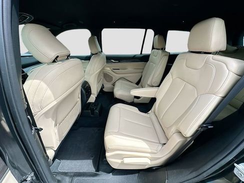Used 2024 Jeep Grand Cherokee L Limited image 24
