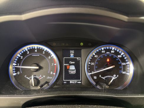 Used 2015 Toyota Highlander XLE image 18