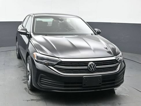 Used 2023 Volkswagen Jetta SE FWD image 8