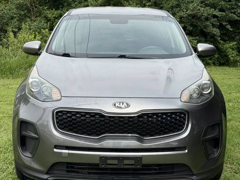 Used 2018 Kia Sportage LX FWD image 2