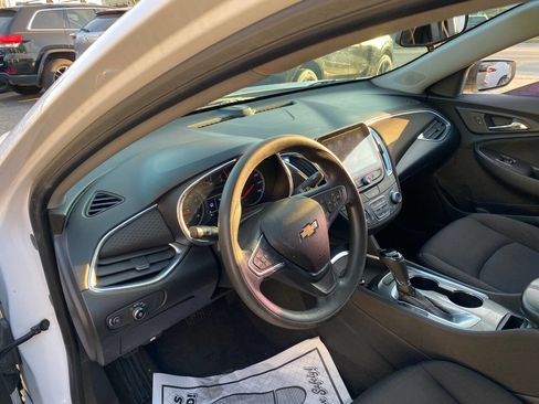 Used 2019 Chevrolet Malibu LT image 20